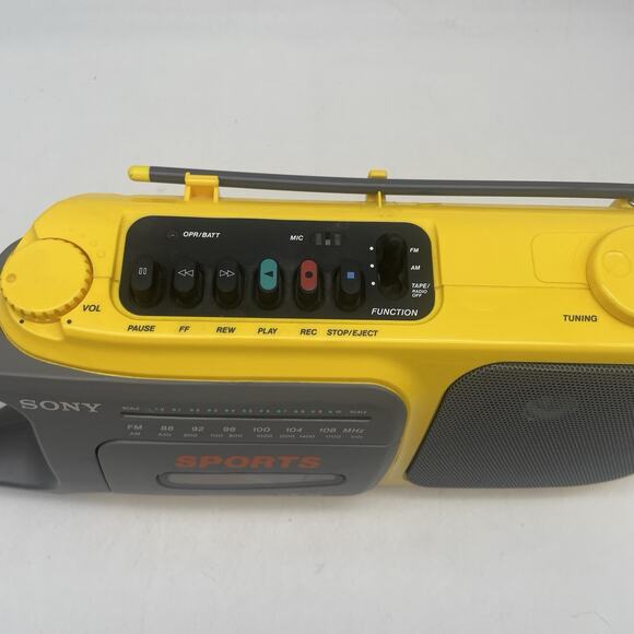 Vintage Sony Sports CFM-104 Yellow Boombox AM/FM Radio Cassette Tested Unit only - Picture 4 of 9